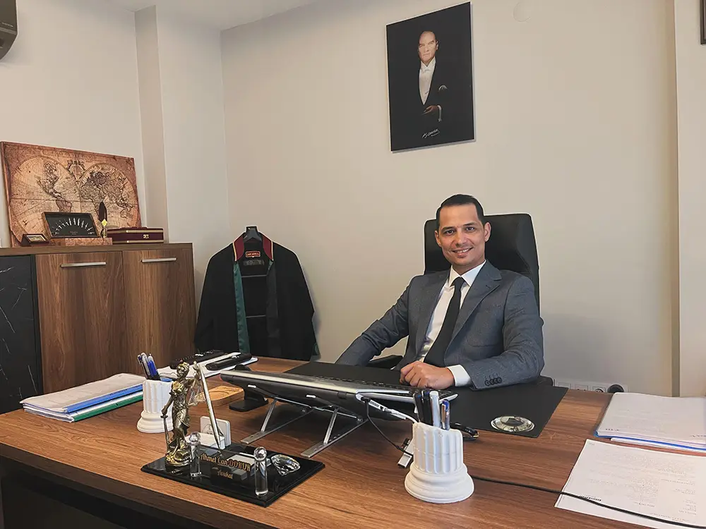 Av. Ahmetcan Dokur profil fotoğrafı - Bayraklı, İzmir