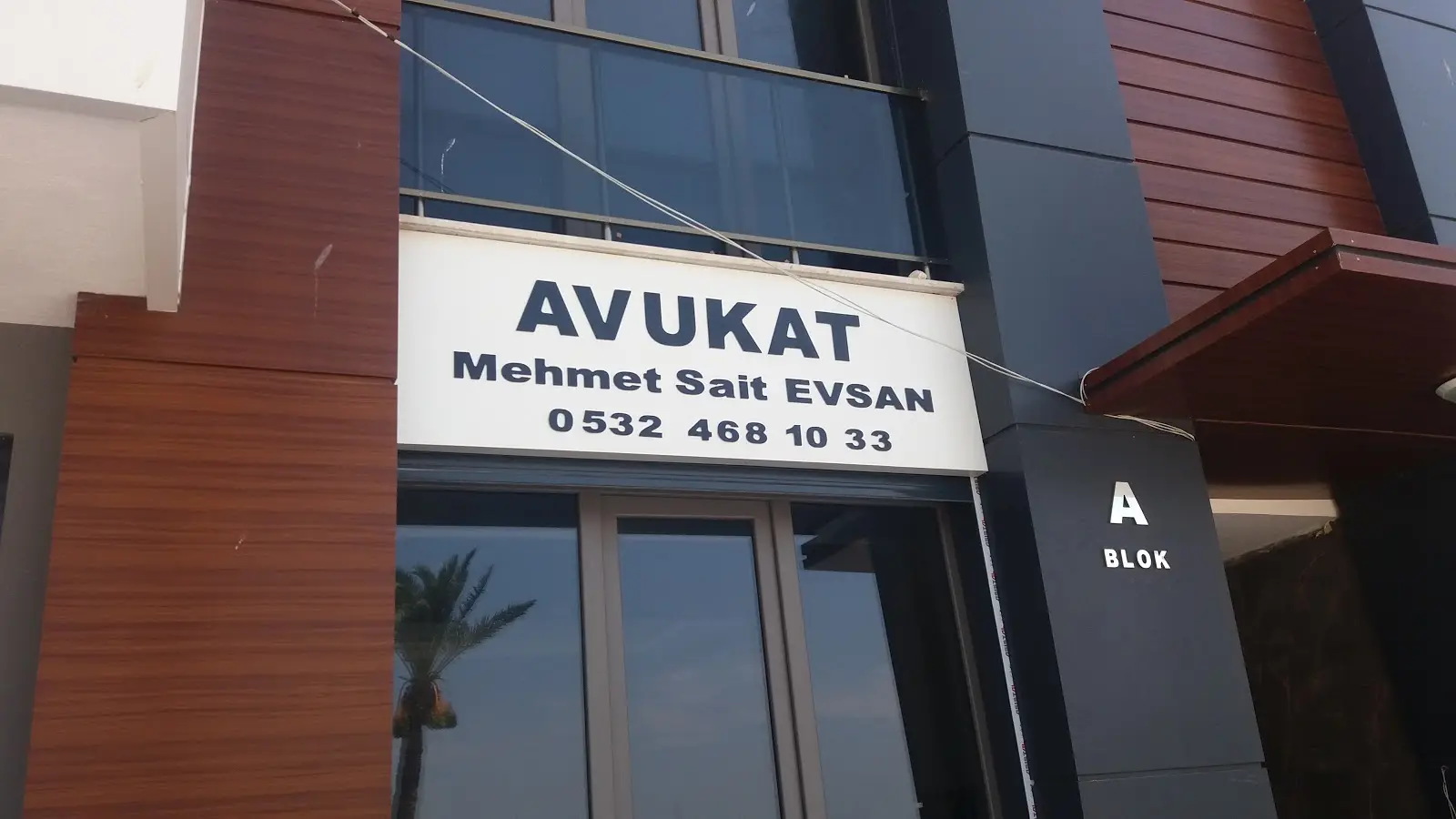 Av. Mehmet Sait Evsan profil fotoğrafı - Güzelbahçe, İzmir