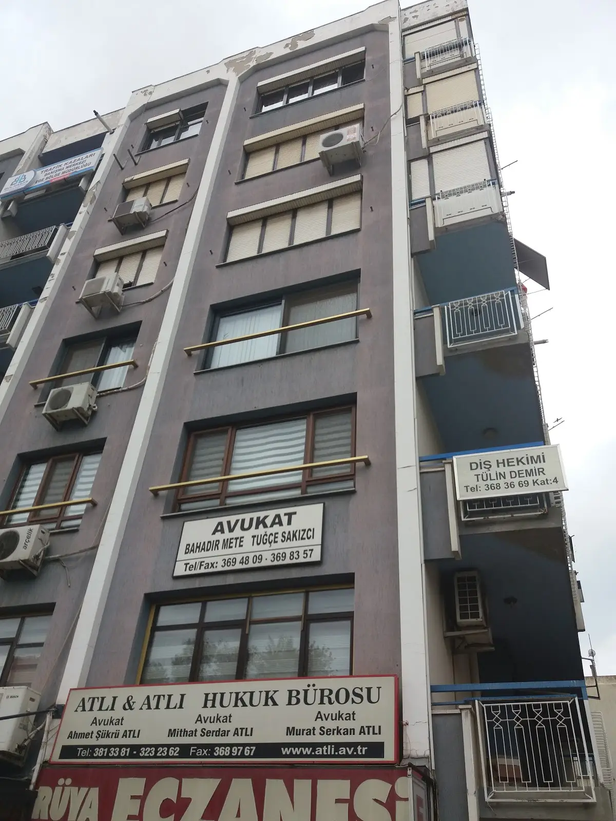 Av. Sezer Ayyıldız profil fotoğrafı - Karşıyaka, İzmir