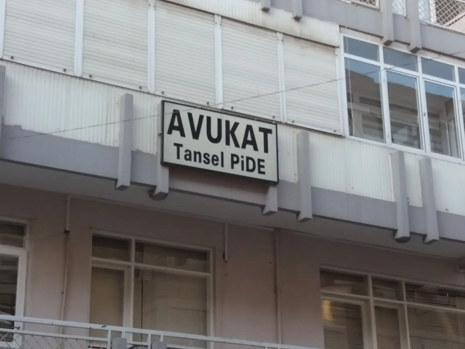Av. Tansel Pide profil fotoğrafı - Menemen, İzmir