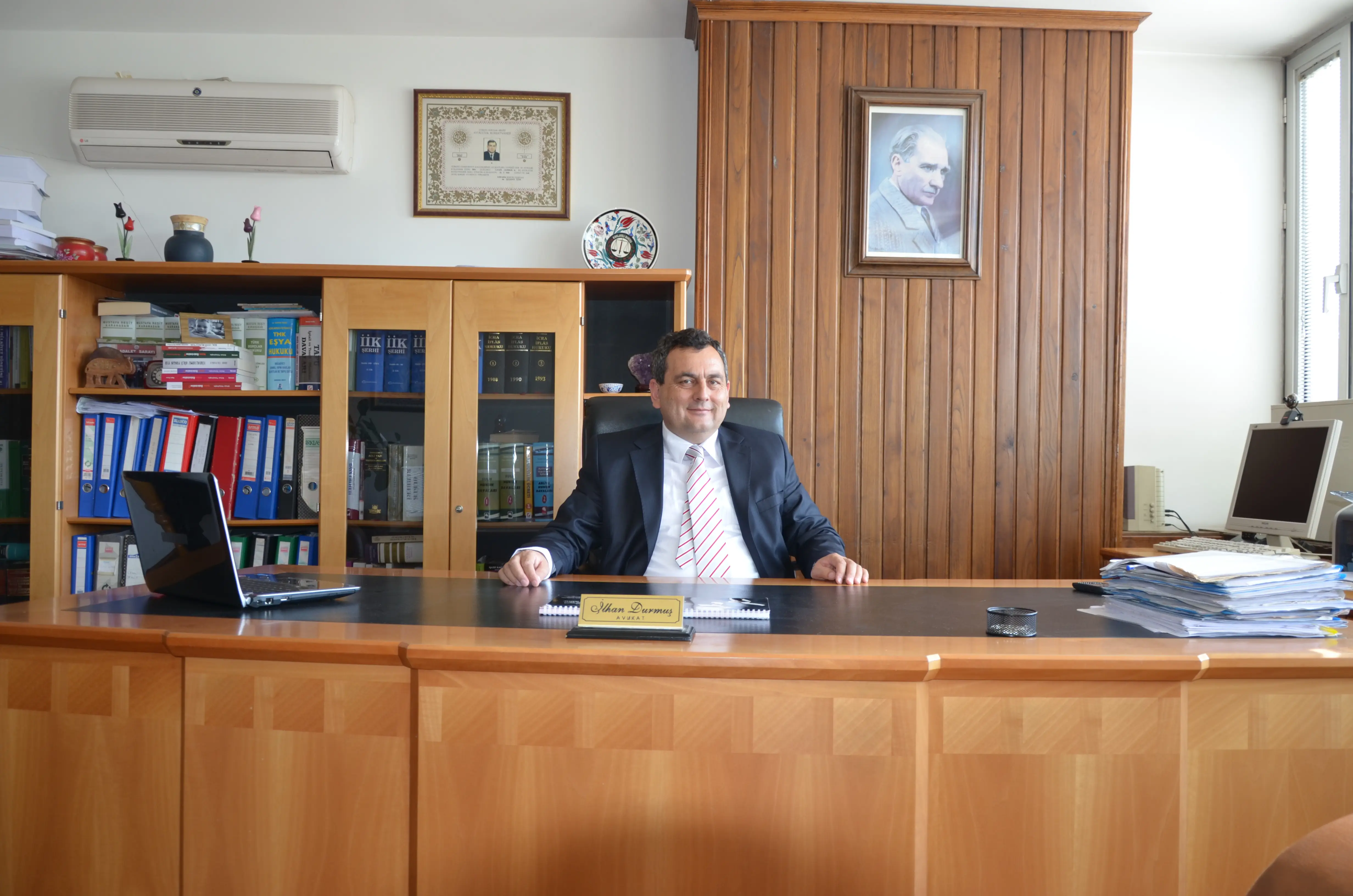 Av. İlhan Durmuş profil fotoğrafı - Lüleburgaz, Kırklareli