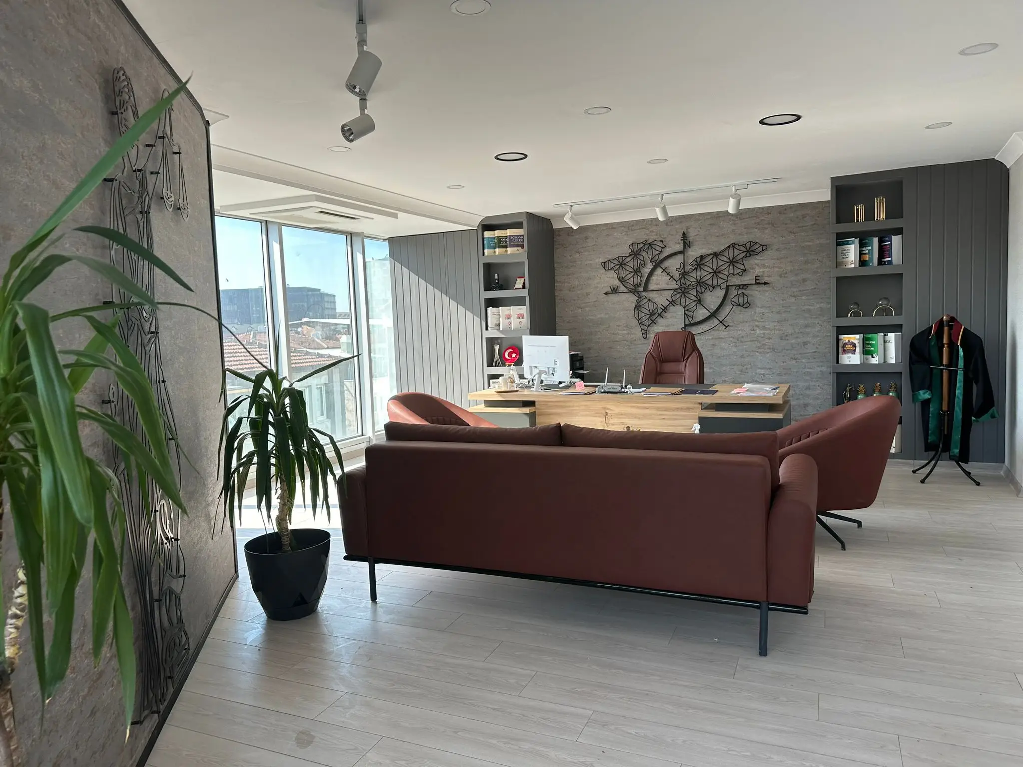 Av. Eray Öztürk & Av. Ayşe Eren Avukatlık Ofisi hukuk bürosu fotoğrafı - Bursa